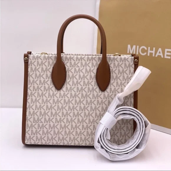 New Michael Kors Mirella Small Crossbody Tote
Bag Vanilla - Picture 3 of 9